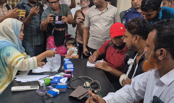 রাজবাড়ীতে প্রকাশ্য দিবালোকে ২ ব্যবসায়ীকে লক্ষ্য করে গুলি, আহত ২