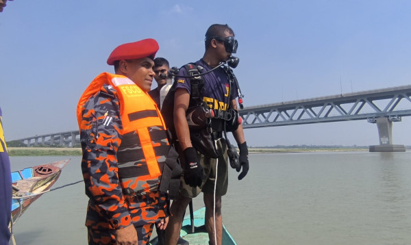 পদ্মা নদীতে নিখোঁজ দুই পর্যটকের একজনের মরদেহ উদ্ধার
