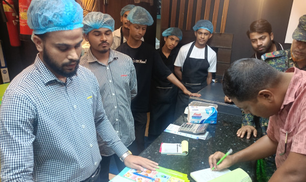 সিলেটে ফুডকার্টে ভোক্তা অধিকারের অভিযান: দুই দোকানকে ৩০ হাজার টাকা জরিমানা