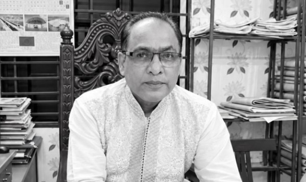মন্দির থেকে বের হওয়ার সময় বাইকের ধাক্কায় প্রাণ গেল আইনজীবীর