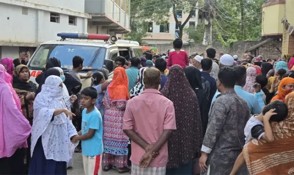 রিয়াদে কারখানায় আগুনের প্রায় পৌনে তিন মাস পর নওগাঁয় পাঁচ প্রবাসীর দাফন